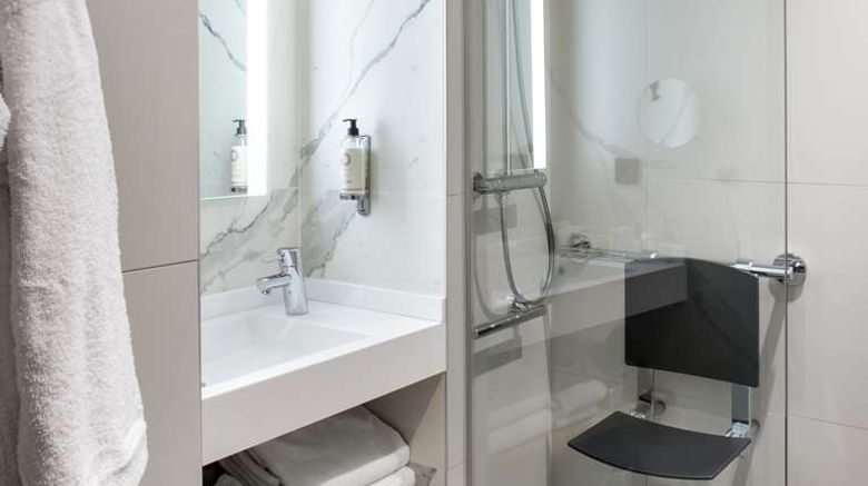 <b>Best Western Hotel du Pont Wilson Suite</b>. Images powered by <a href="https://iceportal.shijigroup.com/" title="IcePortal" target="_blank">IcePortal</a>.