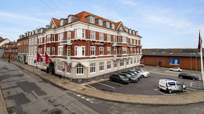 <b>Best Western Plus Hotel Kronjylland Exterior</b>. Images powered by <a href="https://iceportal.shijigroup.com/" title="IcePortal" target="_blank">IcePortal</a>.