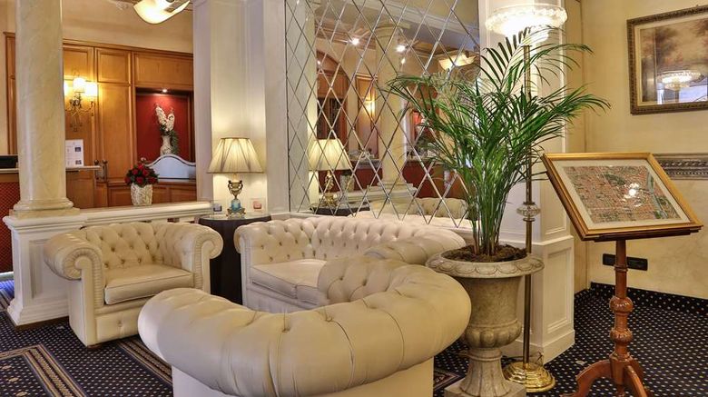 <b>Best Western Plus Hotel Genova Lobby</b>. Images powered by <a href="https://iceportal.shijigroup.com/" title="IcePortal" target="_blank">IcePortal</a>.
