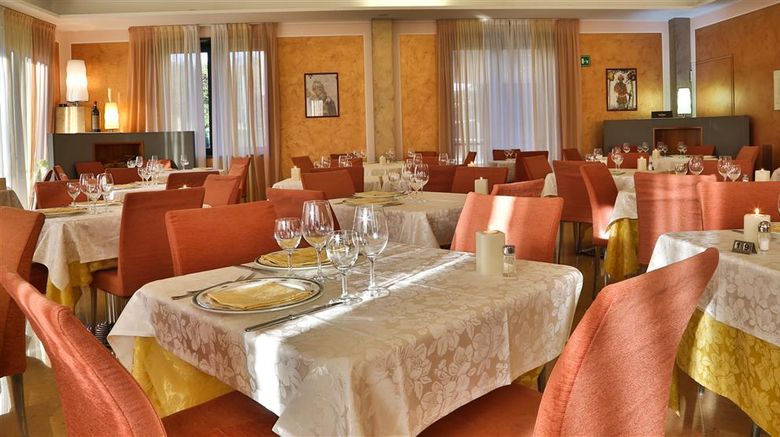 <b>Best Western Cavalieri Della Corona Restaurant</b>. Images powered by <a href="https://iceportal.shijigroup.com/" title="IcePortal" target="_blank">IcePortal</a>.