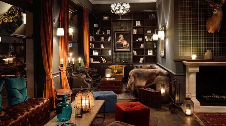 <b>SYTE Hotel Mannheim Lobby</b>. Images powered by <a href="https://iceportal.shijigroup.com/" title="IcePortal" target="_blank">IcePortal</a>.