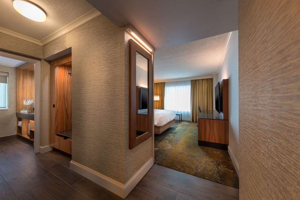 Hyatt Regency Calgary- Calgary, AB Hotels- Deluxe Hotels In Calgary ...