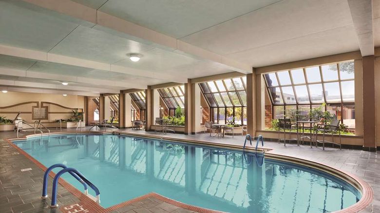 <b>Hyatt Regency Green Bay Pool</b>. Images powered by <a href="https://iceportal.shijigroup.com/" title="IcePortal" target="_blank">IcePortal</a>.
