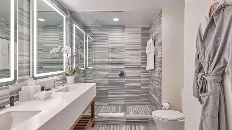 <b>Hyatt Centric The Pike Long Beach Room</b>. Images powered by <a href="https://iceportal.shijigroup.com/" title="IcePortal" target="_blank">IcePortal</a>.