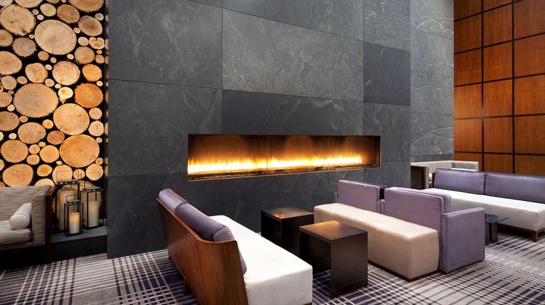 <b>Hyatt Regency Minneapolis Lobby</b>. Images powered by <a href="https://iceportal.shijigroup.com/" title="IcePortal" target="_blank">IcePortal</a>.