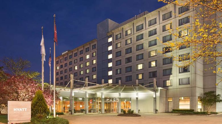 Hyatt Rosemont Exterior. Images powered by <a href="https://iceportal.shijigroup.com" target="_blank" rel="noopener">Ice Portal</a>.
