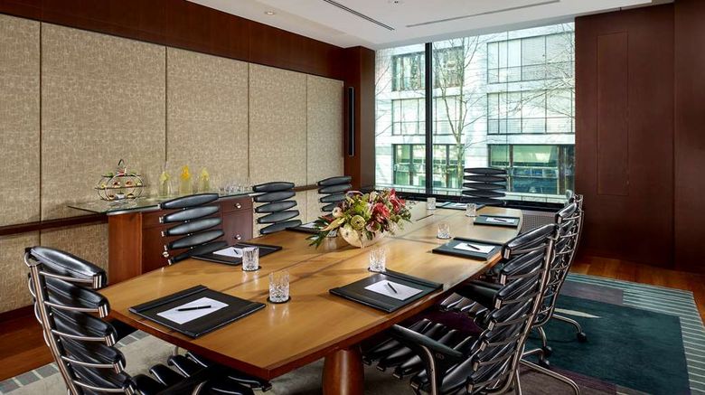 <b>Park Hyatt Zurich Meeting</b>. Images powered by <a href="https://iceportal.shijigroup.com/" title="IcePortal" target="_blank">IcePortal</a>.