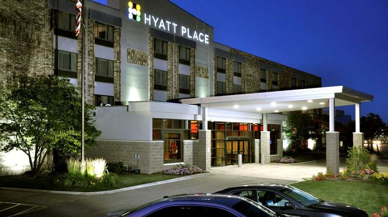 Hyatt Place Milwaukee Airport Exterior. Images powered by <a href="https://iceportal.shijigroup.com" target="_blank" rel="noopener">Ice Portal</a>.