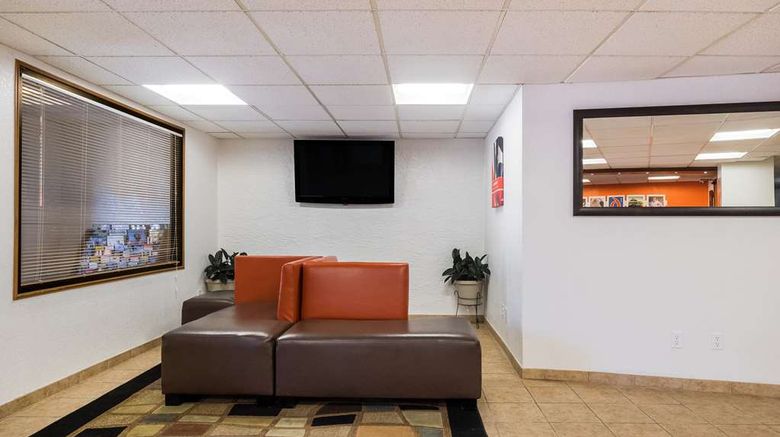 <b>Motel 6 Prospect Heights Lobby</b>. Images powered by <a href="https://iceportal.shijigroup.com/" title="IcePortal" target="_blank">IcePortal</a>.