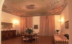 Hotel Urbani