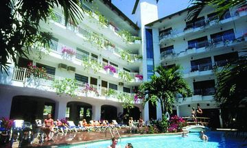Los Arcos Suites