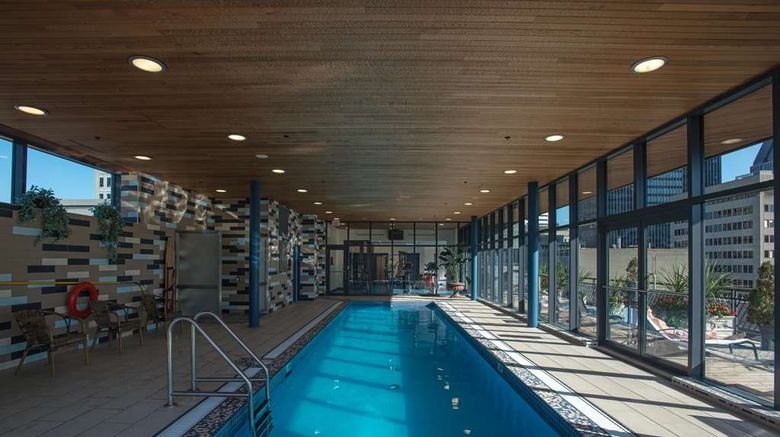 Le Square Phillips Hotel  and  Suites Pool. Images powered by <a href="https://iceportal.shijigroup.com" target="_blank" rel="noopener">Ice Portal</a>.