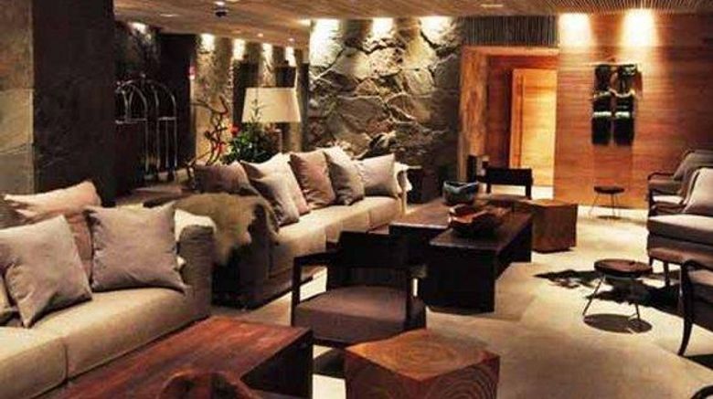 <b>Hotel Dreams Patagonia Lobby</b>. Images powered by <a href="https://iceportal.shijigroup.com/" title="IcePortal" target="_blank">IcePortal</a>.