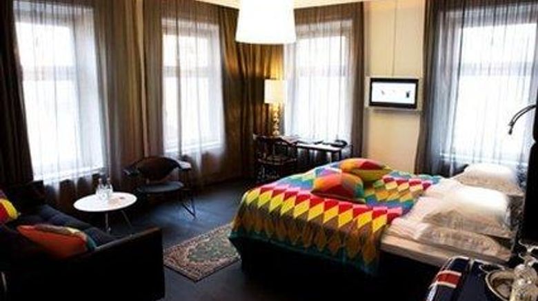 <b>Hotel Flora Suite</b>. Images powered by <a href="https://iceportal.shijigroup.com/" title="IcePortal" target="_blank">IcePortal</a>.