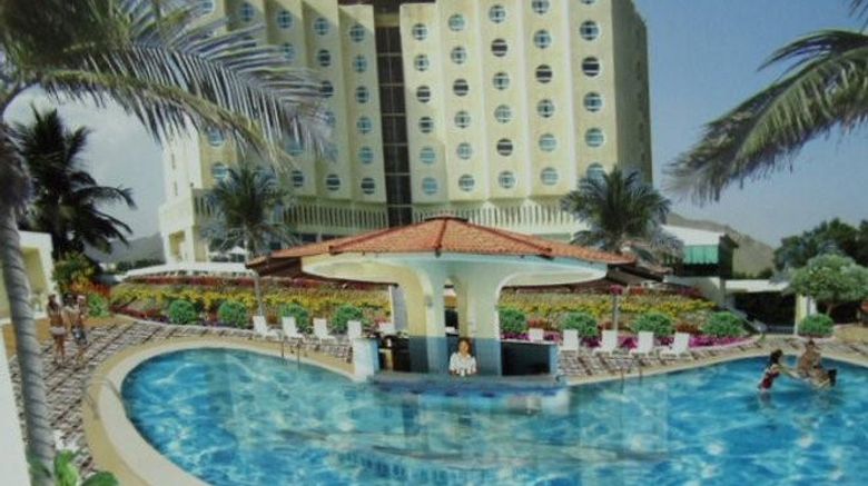 <b>The Oceanic Hotel Pool</b>. Images powered by <a href="https://iceportal.shijigroup.com/" title="IcePortal" target="_blank">IcePortal</a>.