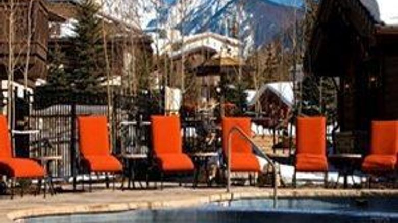 <b>Lodge Tower Vail Village Location Pool</b>. Images powered by <a href="https://iceportal.shijigroup.com/" title="IcePortal" target="_blank">IcePortal</a>.