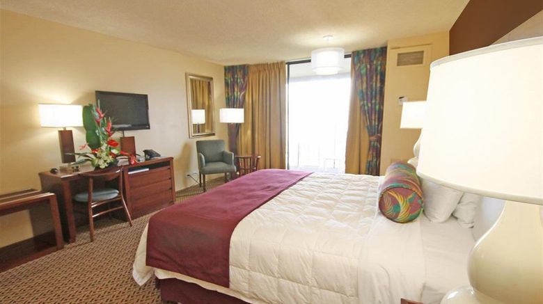 <b>Castle Hilo Hawaiian Hotel Room</b>. Images powered by <a href="https://iceportal.shijigroup.com/" title="IcePortal" target="_blank">IcePortal</a>.
