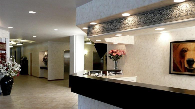 <b>Bear Lodge Lobby</b>. Images powered by <a href="https://iceportal.shijigroup.com/" title="IcePortal" target="_blank">IcePortal</a>.