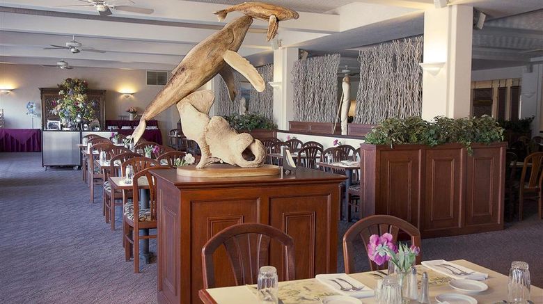 <b>Bear Lodge Restaurant</b>. Images powered by <a href="https://iceportal.shijigroup.com/" title="IcePortal" target="_blank">IcePortal</a>.