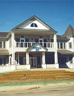 Aurora Inn & Suites