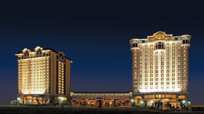 WOW Airport Hotel & Convention Ctr