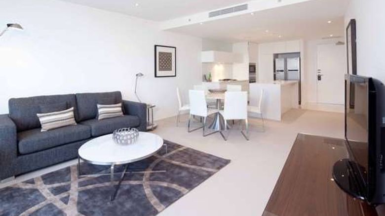 <b>Peppers Broadbeach Suite</b>. Images powered by <a href="https://iceportal.shijigroup.com/" title="IcePortal" target="_blank">IcePortal</a>.
