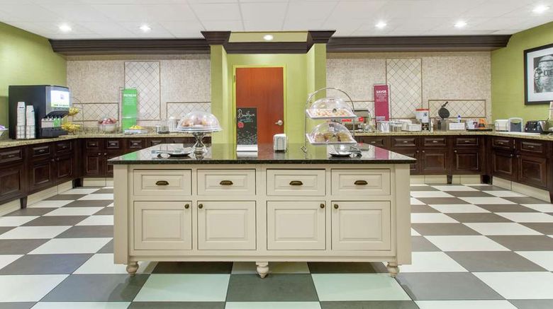 <b>Hampton Inn & Suites-Albany Arpt Restaurant</b>. Images powered by <a href="https://iceportal.shijigroup.com/" title="IcePortal" target="_blank">IcePortal</a>.