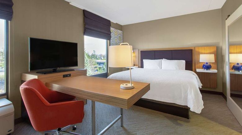 <b>Hampton Inn & Suites-Albany Arpt Room</b>. Images powered by <a href="https://iceportal.shijigroup.com/" title="IcePortal" target="_blank">IcePortal</a>.
