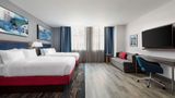 Hampton Inn & Suites Inner Harbor Room