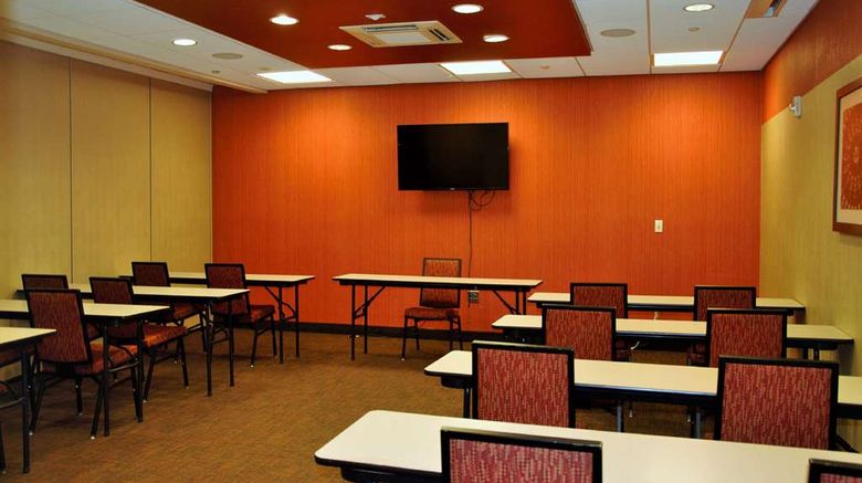 <b>Hampton Inn & Suites Uptown-University Meeting</b>. Images powered by <a href="https://iceportal.shijigroup.com/" title="IcePortal" target="_blank">IcePortal</a>.