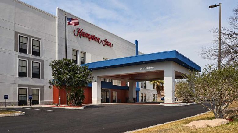 Hampton Inn Eagle Pass Exterior. Images powered by <a href=https://www.travelweekly-asia.com/Hotels/Eagle-Pass-TX/