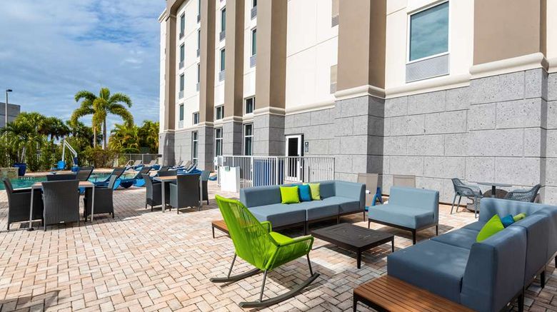 Hampton Inn  and  Suites Fort Myers-Colonial Exterior. Images powered by <a href="https://iceportal.shijigroup.com" target="_blank" rel="noopener">Ice Portal</a>.