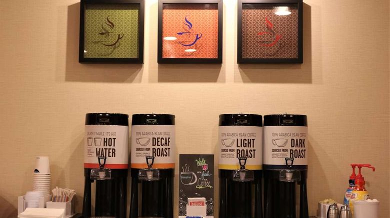 <b>Hampton Inn & Suites Fremont Lobby</b>. Images powered by <a href="https://iceportal.shijigroup.com/" title="IcePortal" target="_blank">IcePortal</a>.