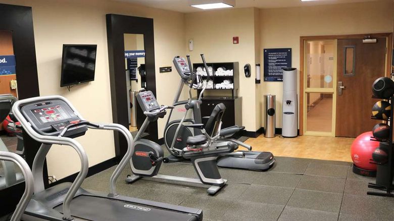<b>Hampton Inn & Suites Fremont Health</b>. Images powered by <a href="https://iceportal.shijigroup.com/" title="IcePortal" target="_blank">IcePortal</a>.