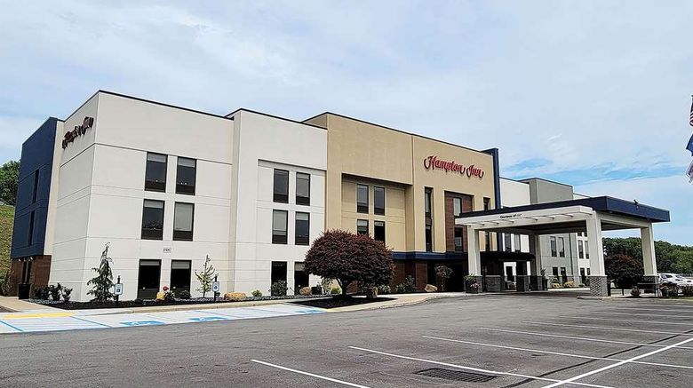 Hampton Inn Greensburg Exterior. Images powered by <a href="https://iceportal.shijigroup.com" target="_blank" rel="noopener">Ice Portal</a>.