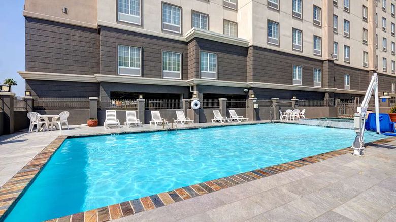 <b>Hampton Inn & Suites Galveston Pool</b>. Images powered by <a href="https://iceportal.shijigroup.com/" title="IcePortal" target="_blank">IcePortal</a>.