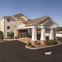 Hampton Inn & Suites Mystic