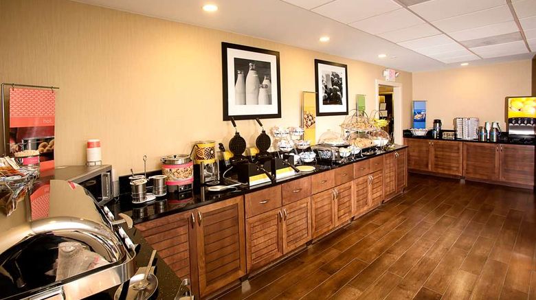 <b>Hampton Inn Morehead City Restaurant</b>. Images powered by <a href="https://iceportal.shijigroup.com/" title="IcePortal" target="_blank">IcePortal</a>.