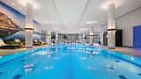 <b>Hilton Munich Airport Pool</b>. Images powered by <a href="https://iceportal.shijigroup.com/" title="IcePortal" target="_blank">IcePortal</a>.