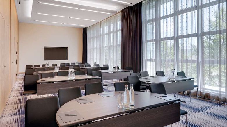 <b>Hilton Munich Airport Meeting</b>. Images powered by <a href="https://iceportal.shijigroup.com/" title="IcePortal" target="_blank">IcePortal</a>.