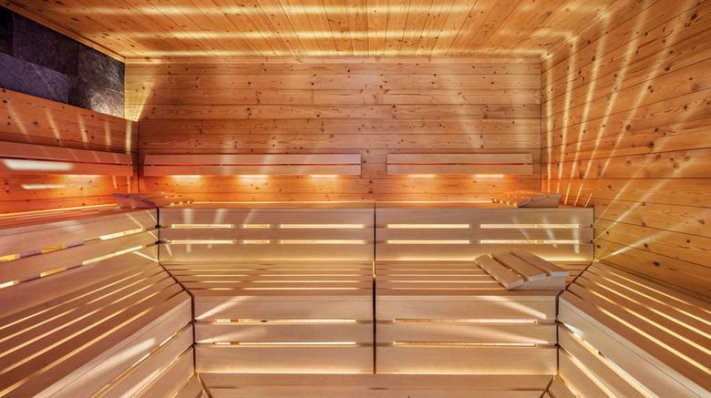 <b>Hilton Munich Airport Spa</b>. Images powered by <a href="https://iceportal.shijigroup.com/" title="IcePortal" target="_blank">IcePortal</a>.