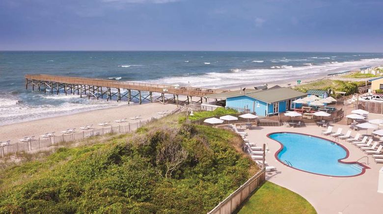 <b>DoubleTree by Hilton Atlantic Beach Pool</b>. Images powered by <a href="https://iceportal.shijigroup.com/" title="IcePortal" target="_blank">IcePortal</a>.