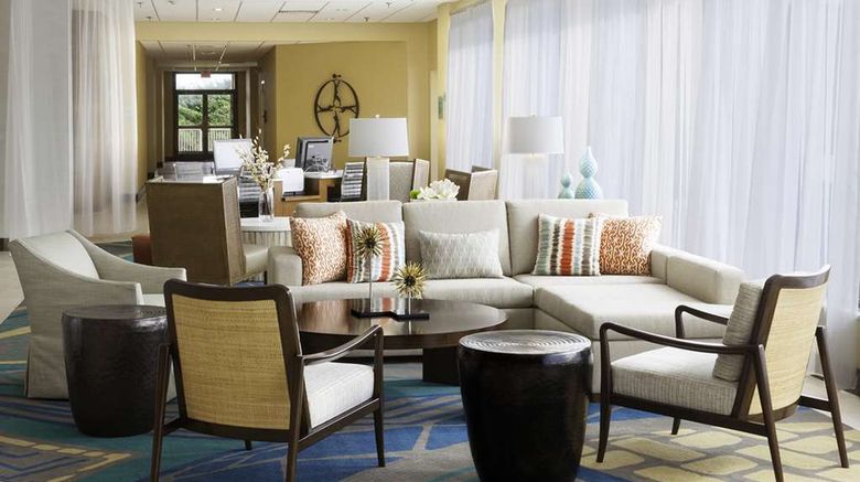 <b>DoubleTree by Hilton Atlantic Beach Lobby</b>. Images powered by <a href="https://iceportal.shijigroup.com/" title="IcePortal" target="_blank">IcePortal</a>.