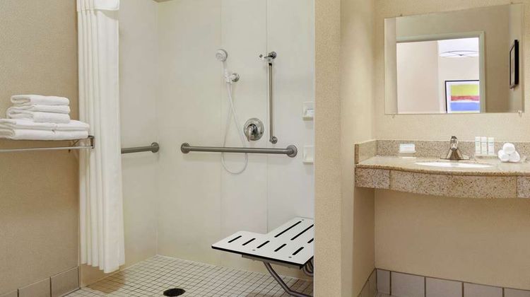 Homewood Stes Hilton Oakland-Waterfront Room