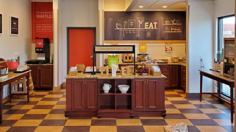 <b>Hampton Inn Restaurant</b>. Images powered by <a href="https://iceportal.shijigroup.com/" title="IcePortal" target="_blank">IcePortal</a>.