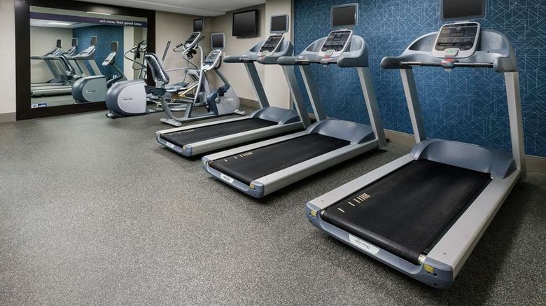 <b>Hampton Inn Washington, DC/White House Health</b>. Images powered by <a href="https://iceportal.shijigroup.com/" title="IcePortal" target="_blank">IcePortal</a>.