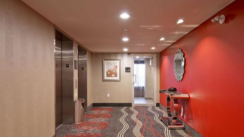 <b>Hampton Inn & Suites by Hilton-Toronto Lobby</b>. Images powered by <a href="https://iceportal.shijigroup.com/" title="IcePortal" target="_blank">IcePortal</a>.
