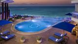 Hilton Alexandria Corniche Pool