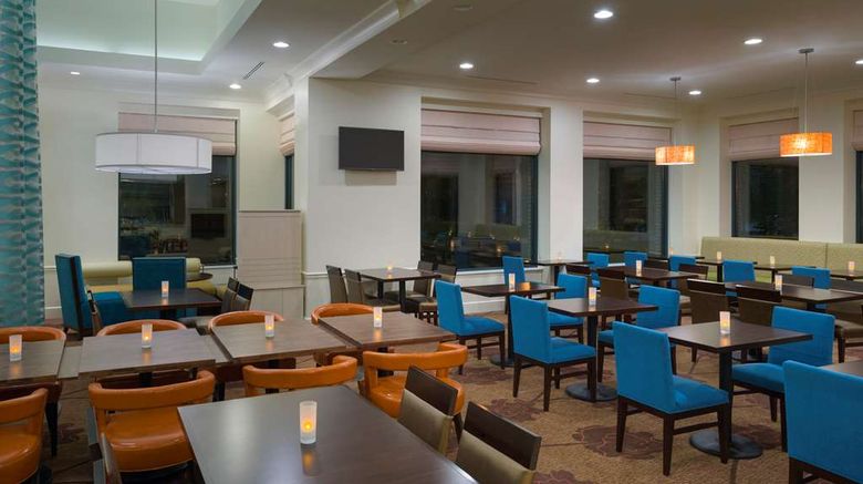 <b>Hilton Garden Inn Glastonbury Restaurant</b>. Images powered by <a href="https://iceportal.shijigroup.com/" title="IcePortal" target="_blank">IcePortal</a>.