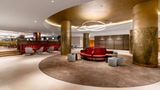 <b>Hilton Birmingham Metropole Lobby</b>. Images powered by <a href="https://iceportal.shijigroup.com/" title="IcePortal" target="_blank">IcePortal</a>.